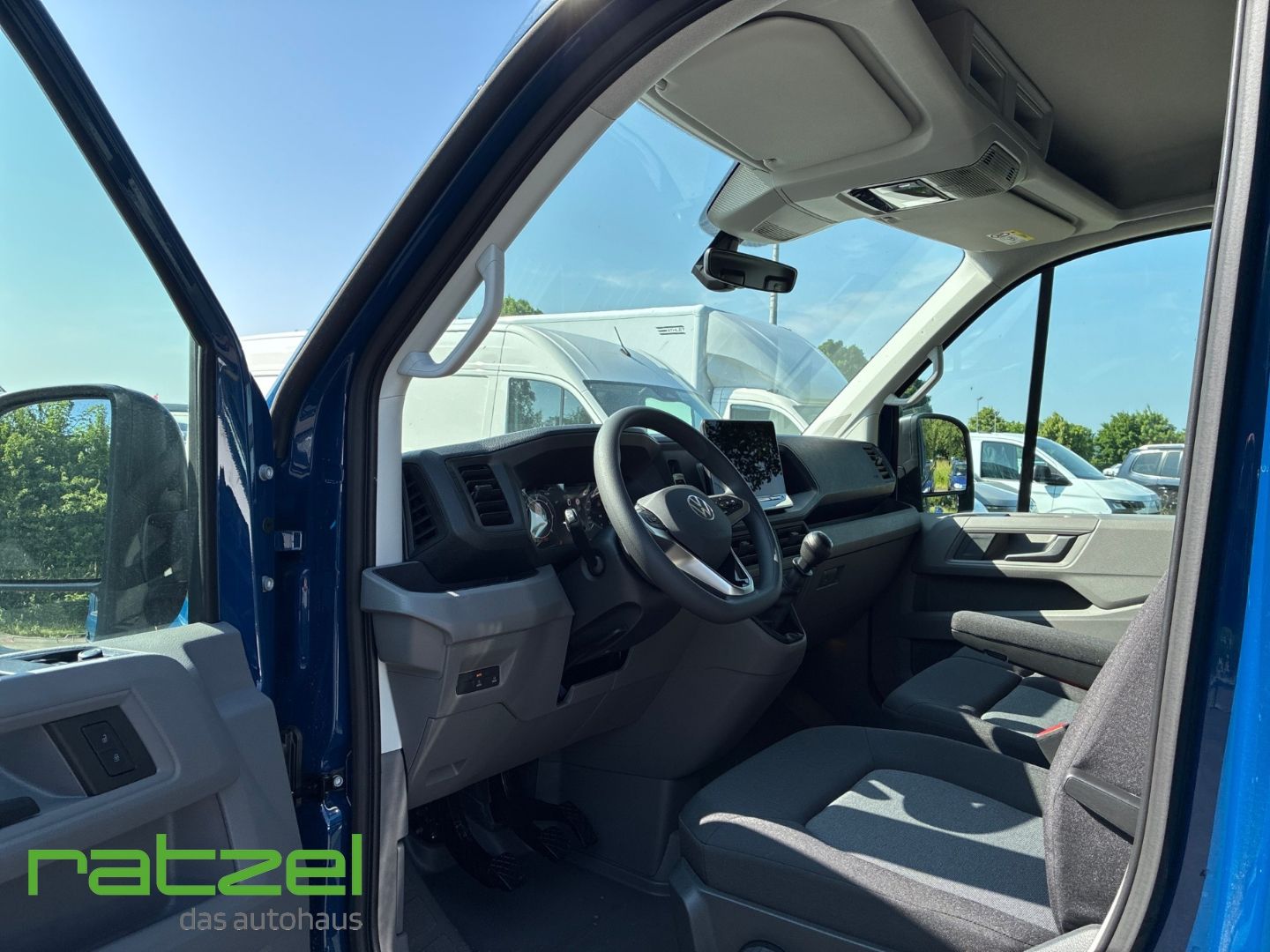 Fahrzeugabbildung Volkswagen Crafter 35 Kasten HD AHK+Holzboden+AHK+Navi+Rega