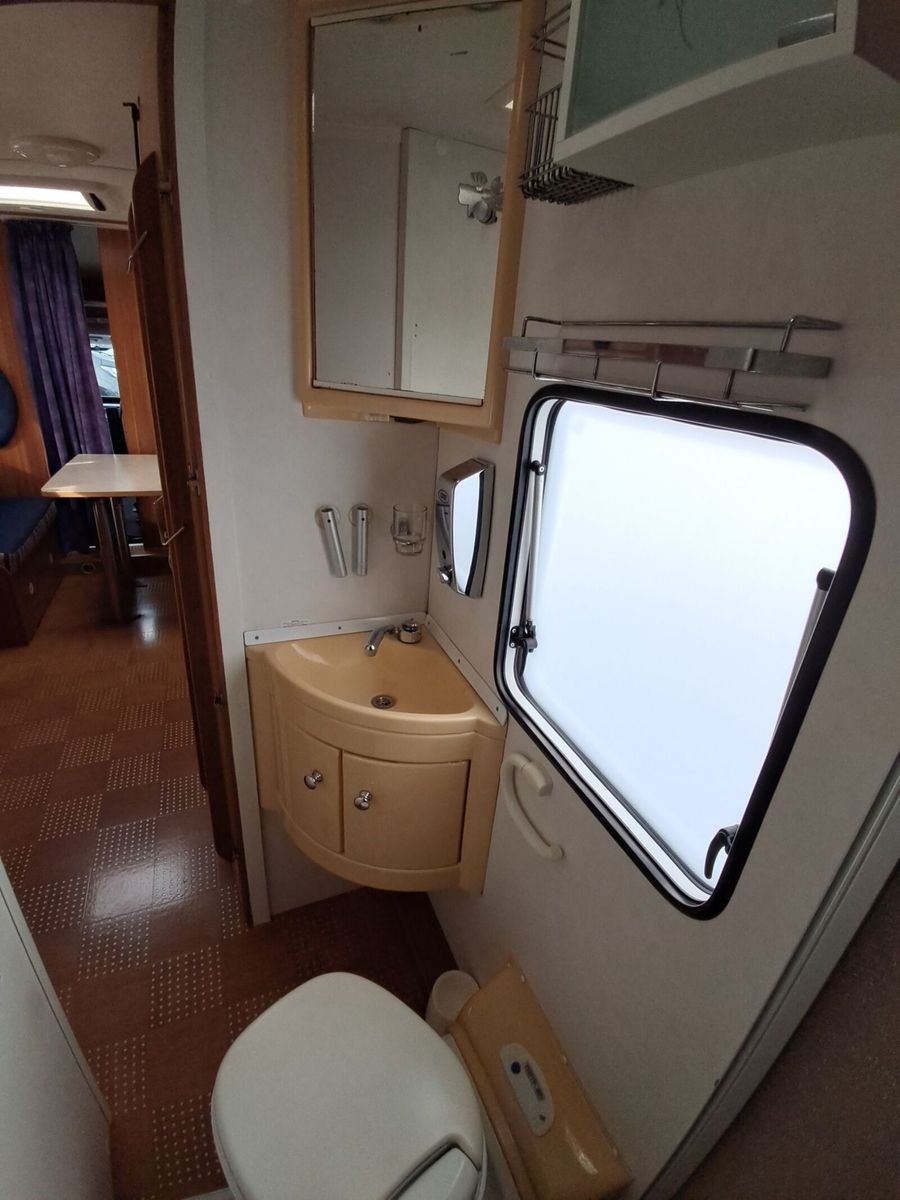 Fahrzeugabbildung Carado T 345 Fahrradträger,Radio,Heckbad