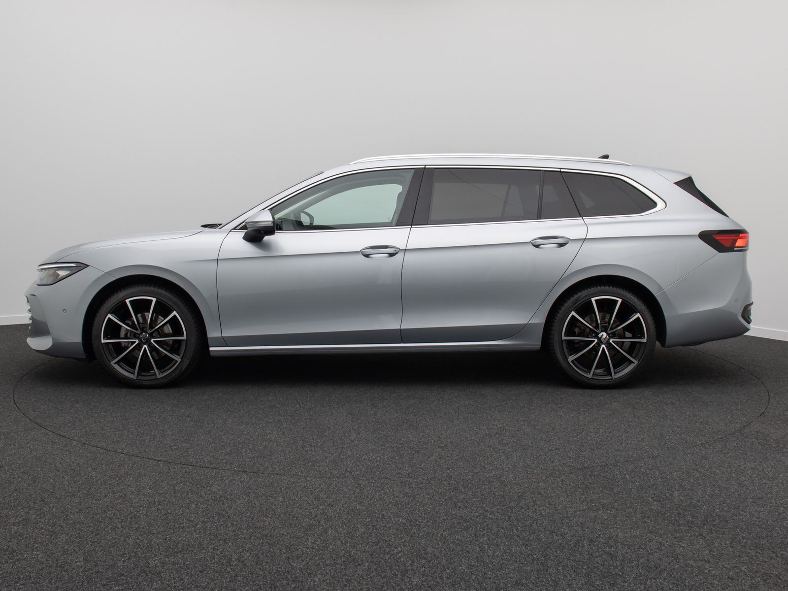 Fahrzeugabbildung Volkswagen Passat 1.5 eHybrid Business 360° AHK ACC Massage