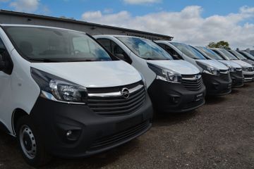 Opel Vivaro - 1