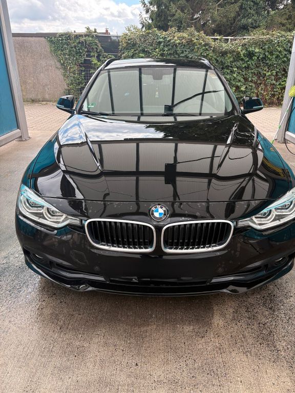 Image of BMW 320