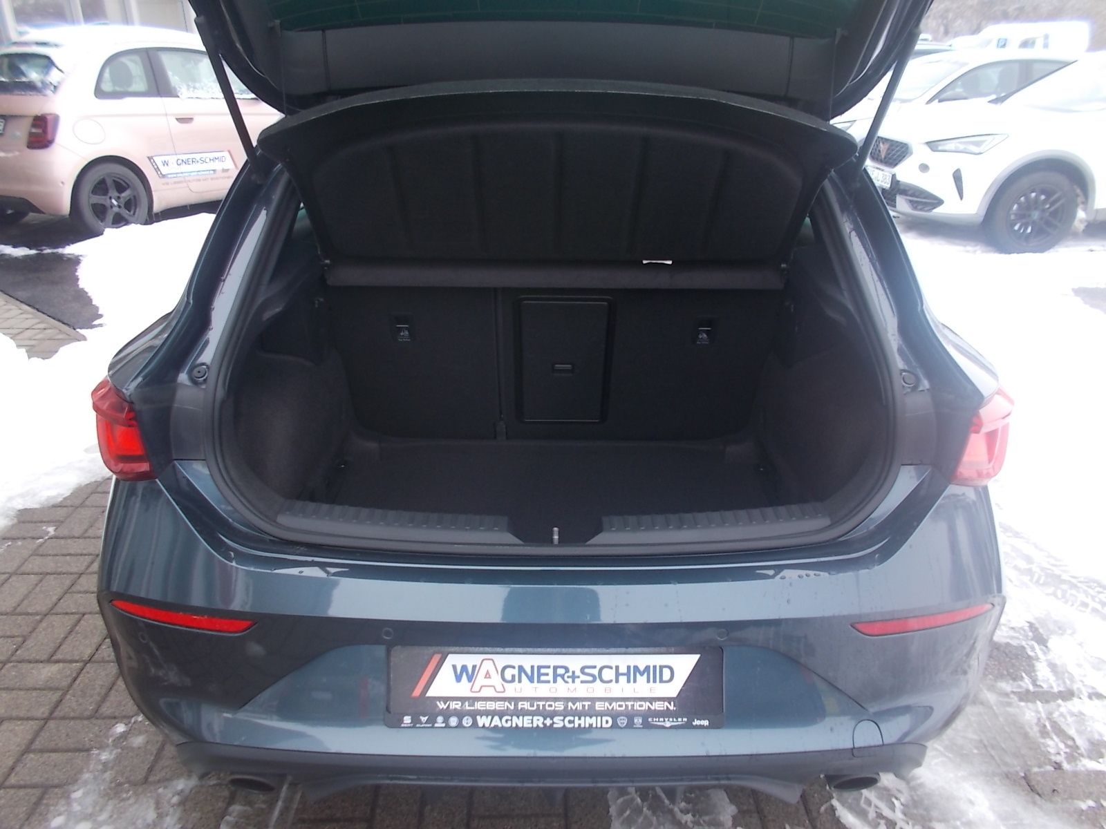 Fahrzeugabbildung CUPRA Leon 2.0 TSI (245 PS) DSG + ACC + SHZ