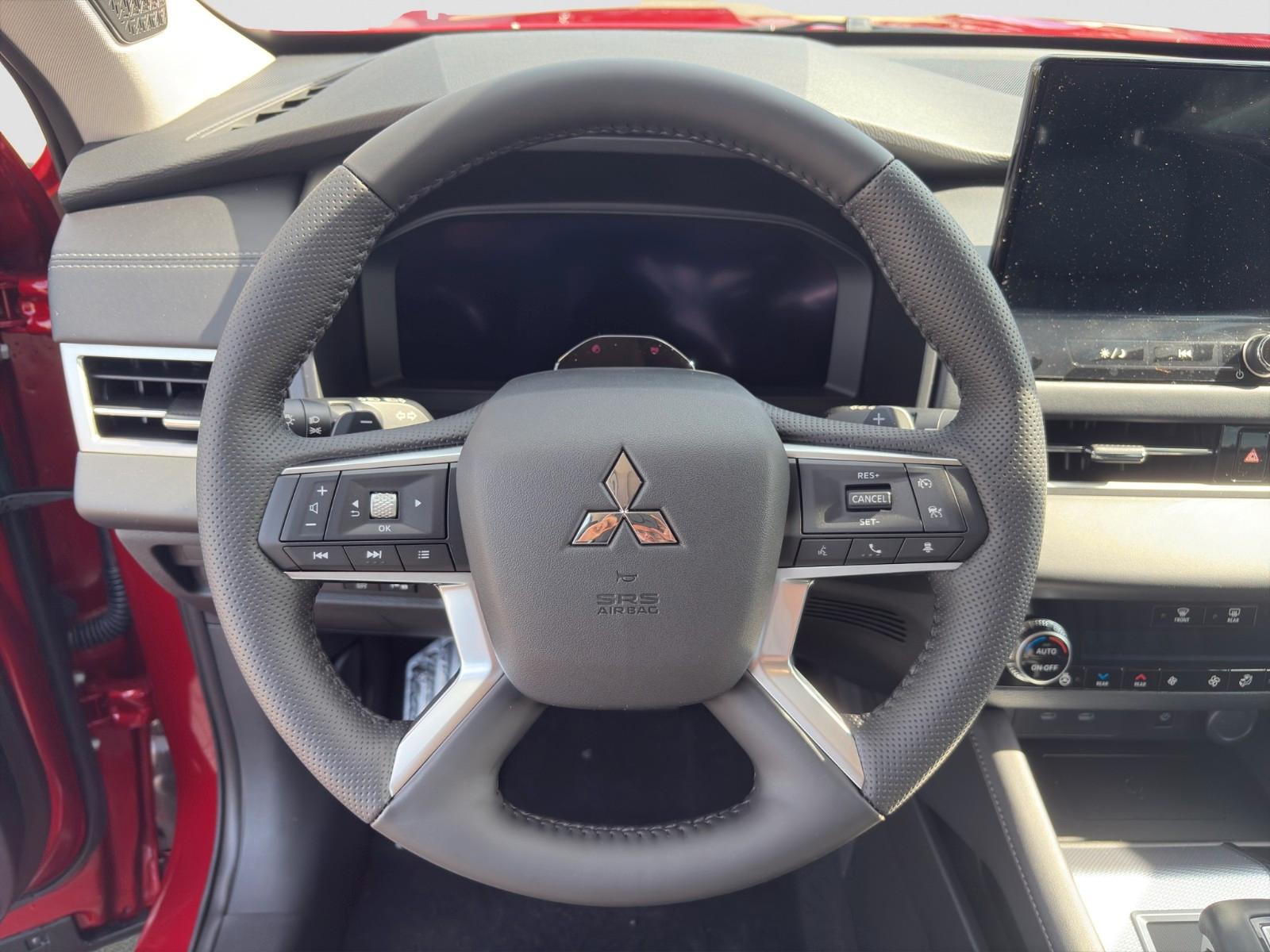 Mitsubishi Outlander 2.4 PHEV 4WD TOP Leder Pano Standheizu