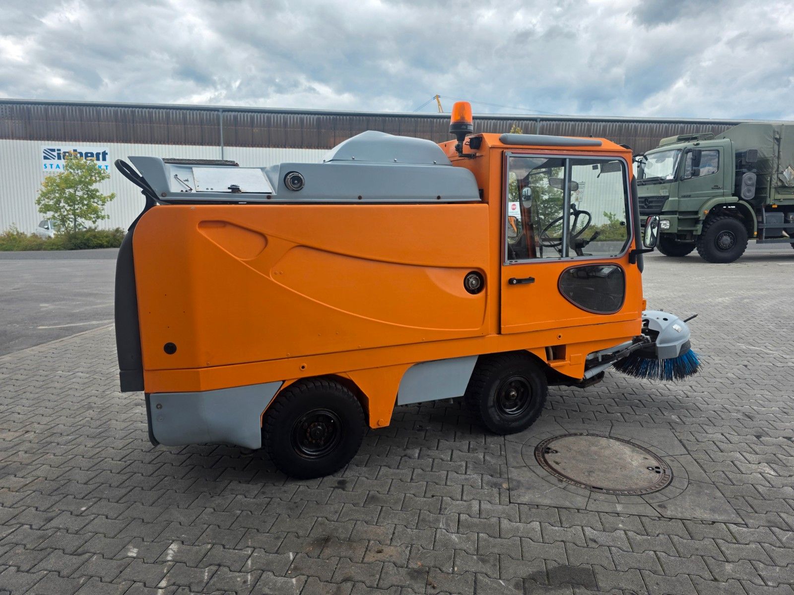 Fahrzeugabbildung Schmidt SK 153 SX / Kehrmaschine / 6.078h