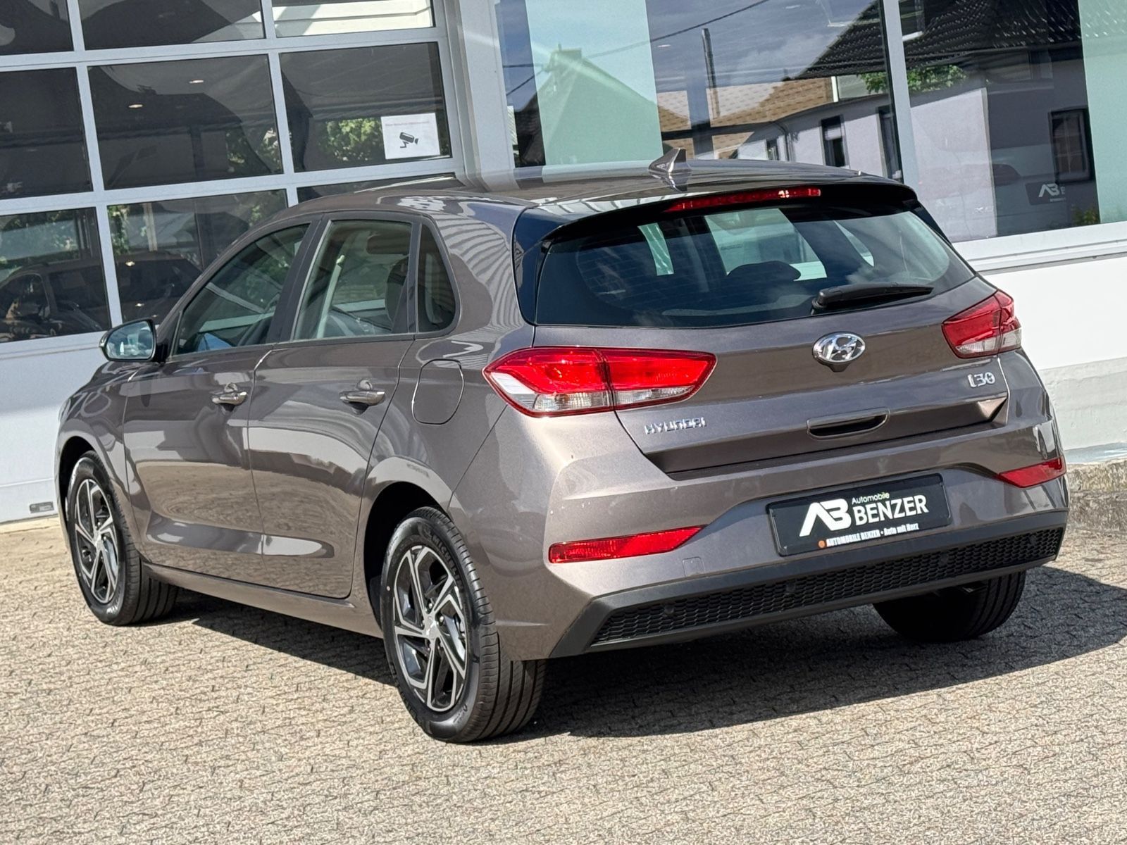 Fahrzeugabbildung Hyundai i30 Select Mild-Hybrid/PDC/DAB/SHZ/KLIMA/TEMPOMA
