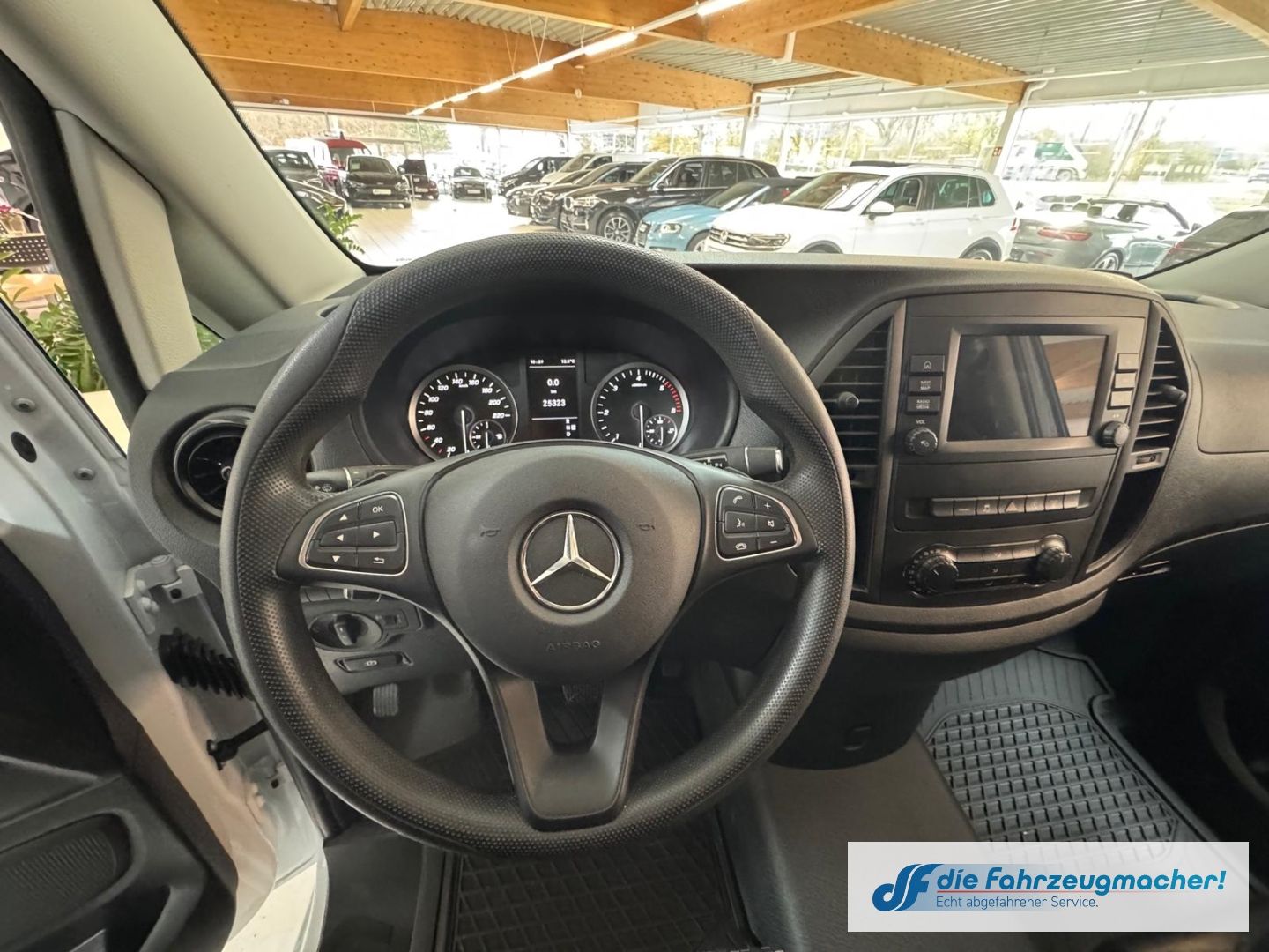 Fahrzeugabbildung Mercedes-Benz Vito Kasten 114 CDI RWD lang Navi DAB SHZ Rückfa