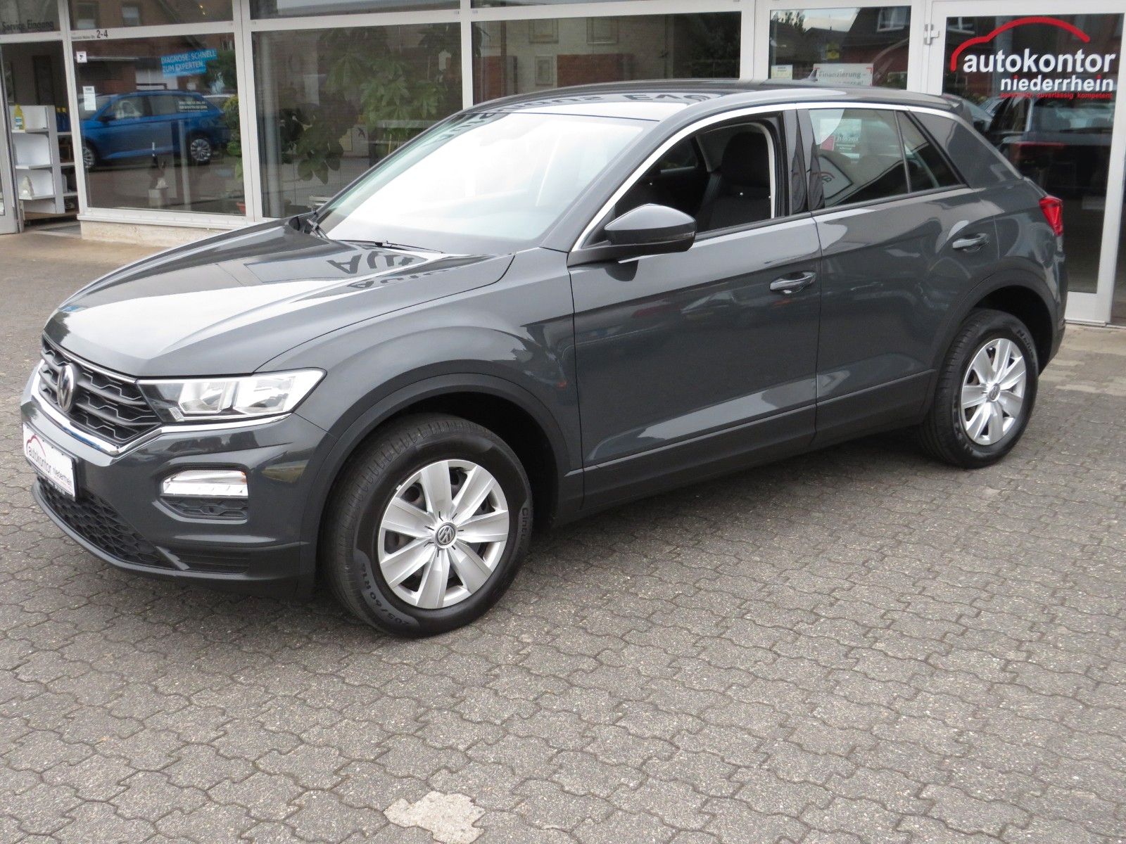 Fahrzeugabbildung Volkswagen T-Roc  PDC, SITZH. APP-CONNECT/NAVI CLIMATR. 1