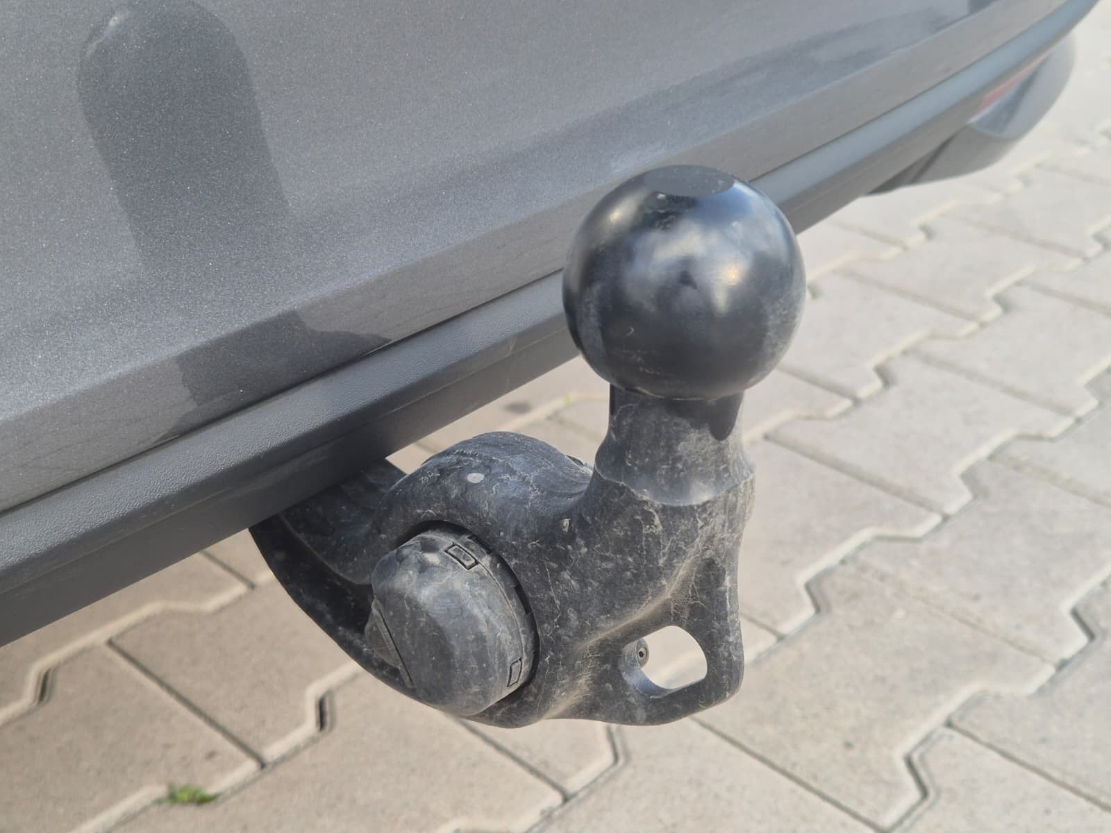 Fahrzeugabbildung SKODA Octavia 1.5 eTSI DSG Selection LED*AHK*5J-Gar.
