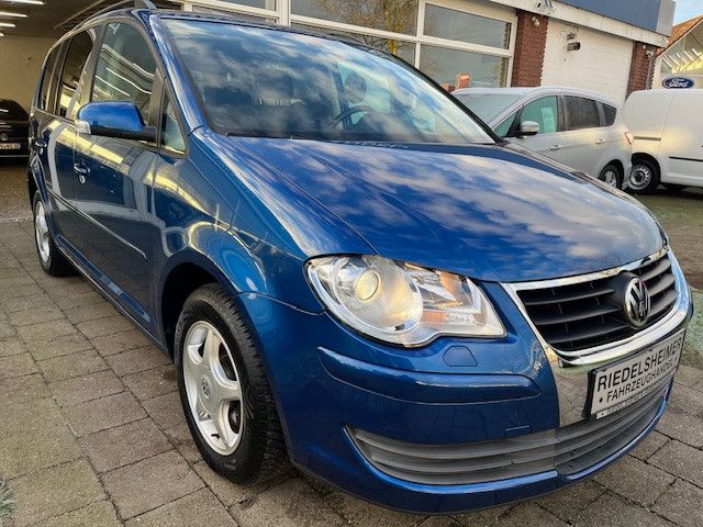 Volkswagen Touran United 1.4 TSI AUT NAVI AHK STEUERK. NEU!