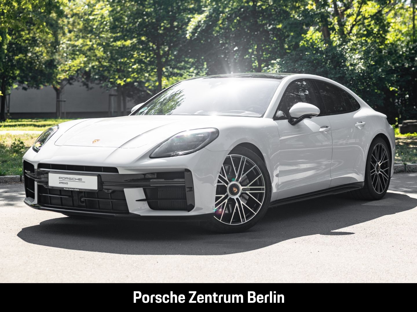 Porsche Panamera GTS Burmester HA-Lenkung InnoDrive