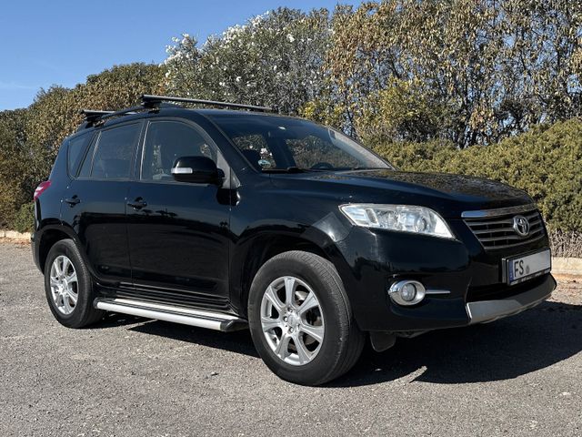 Toyota RAV 4 2,2-l-D-4D 4x2  TÜV Neu