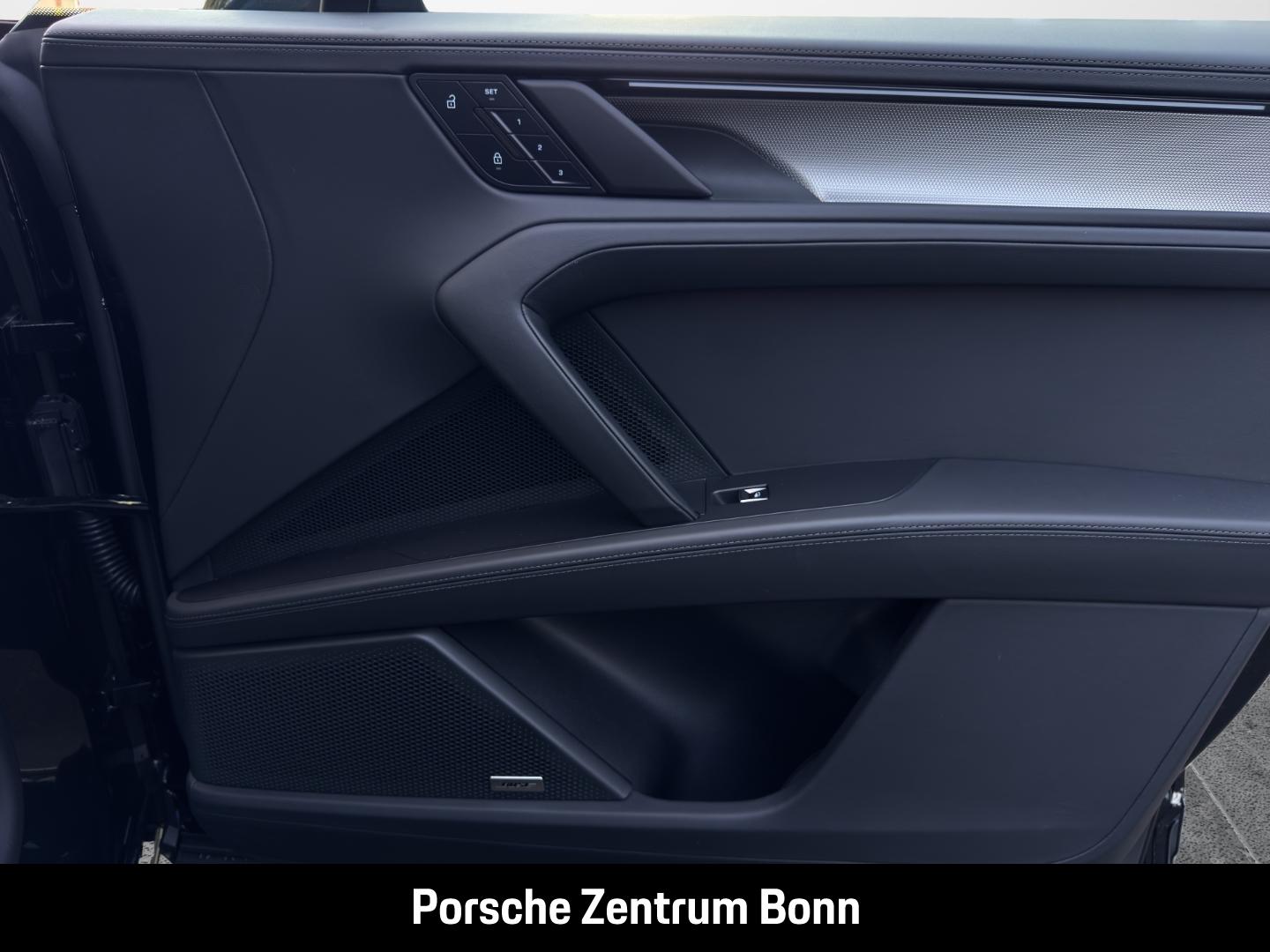Porsche Cayenne Coupe Electric HA-Lenkung Head-Up BOSE