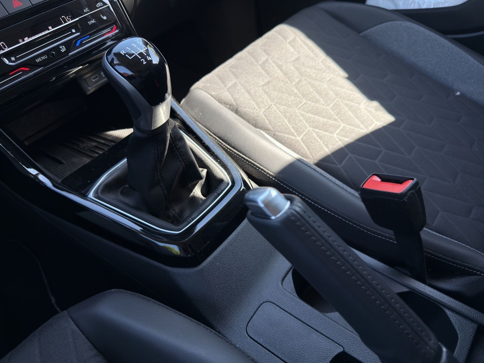 Volkswagen T-Cross - Bild 12