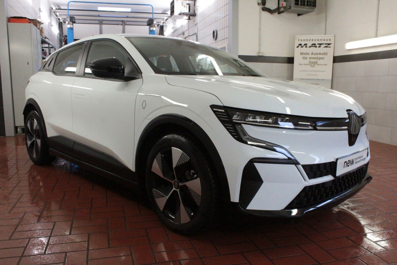 Fahrzeugabbildung Renault Megane E-Tech Electric Equilibre  boost charge