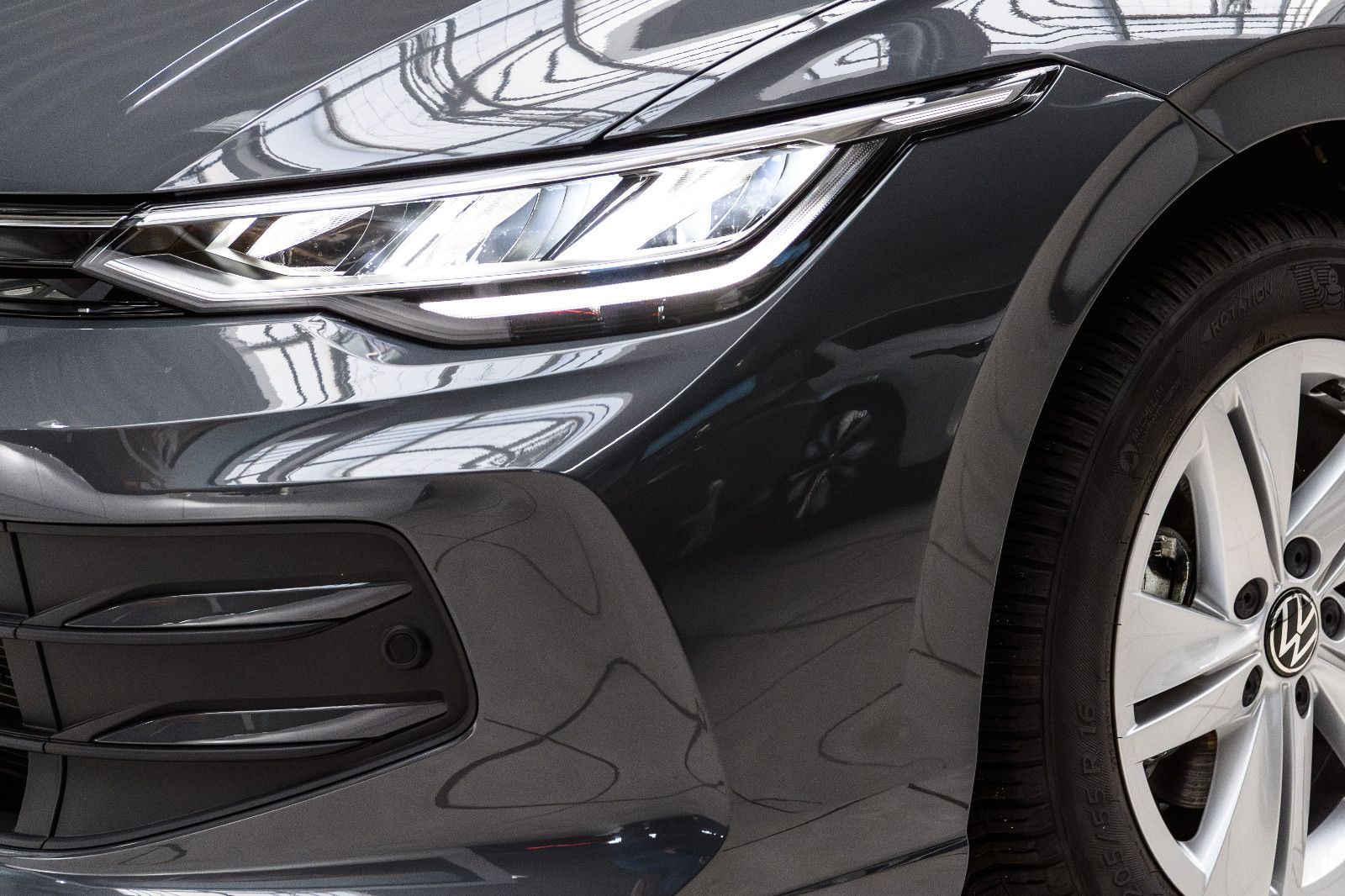 Fahrzeugabbildung Volkswagen Golf VIII. 1.5 TSI 110 kW *+LED+SHZ+ACC+RFK+LHZ