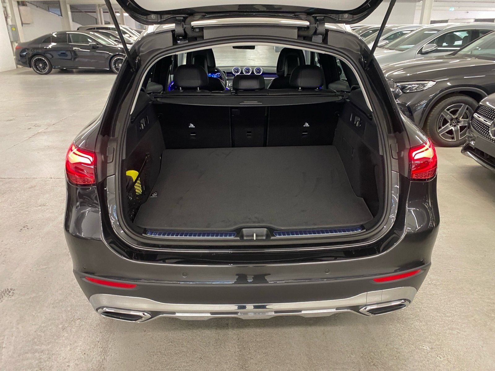 Fahrzeugabbildung Mercedes-Benz GLC 200 4M Avantgarde*AHK*Distr*360*DIGITAL*Memo