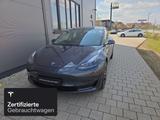Tesla Model 3 Performance - silberne Tesla Model 3