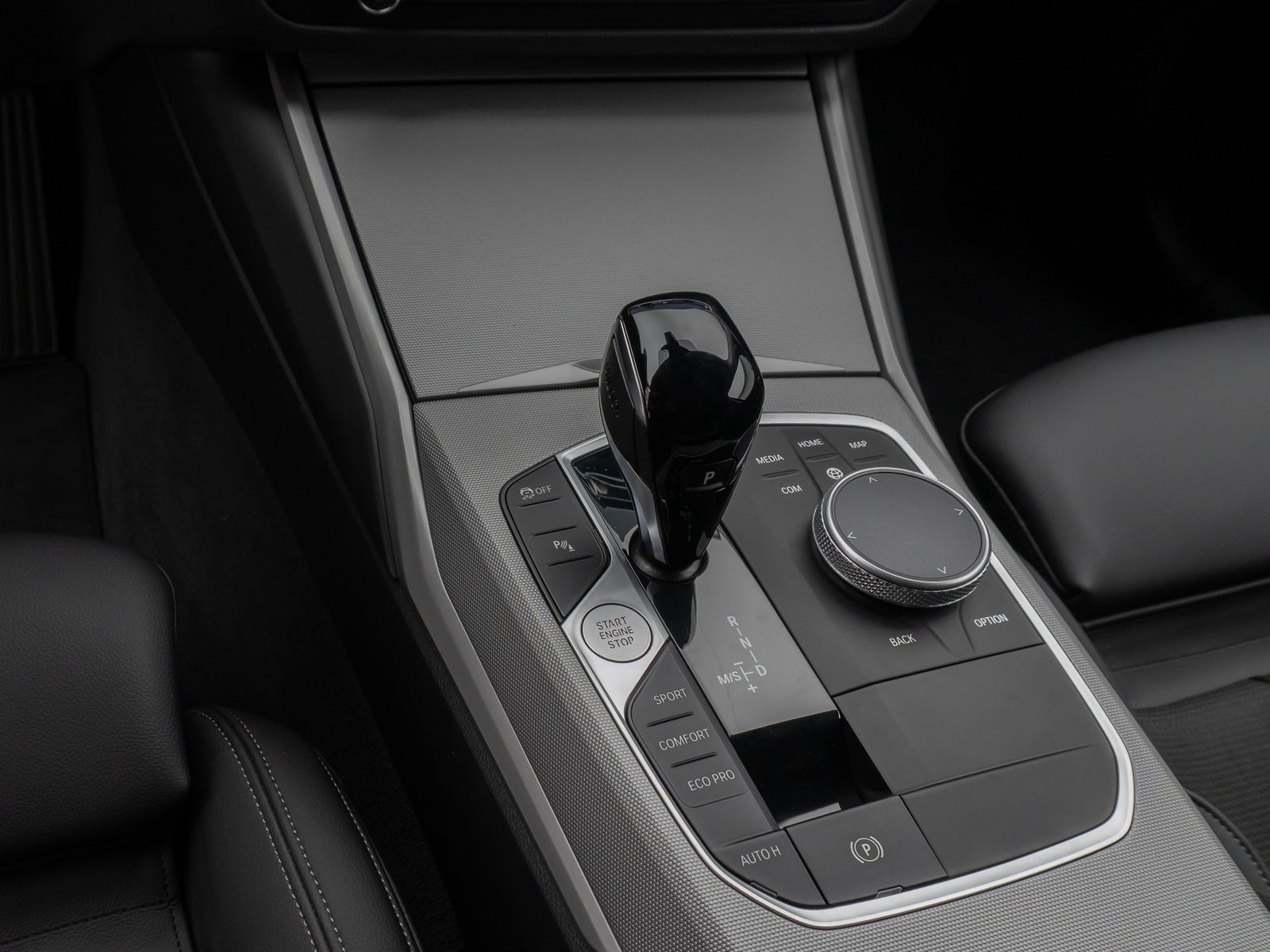 Fahrzeugabbildung BMW 320e Kamera Leder DAB Alarm DrivAssistent Sport