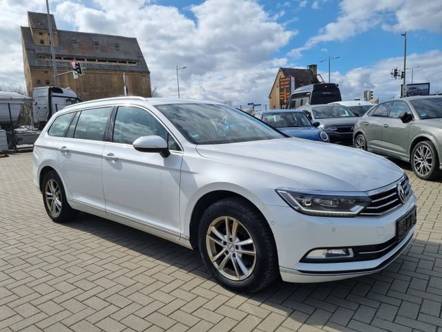 VW Passat 2.0 TDI 4Motion DSG AHK LED Navi Standh.