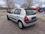 Renault Clio 1.2 16V/Neue Tüv - Renault aus 2004