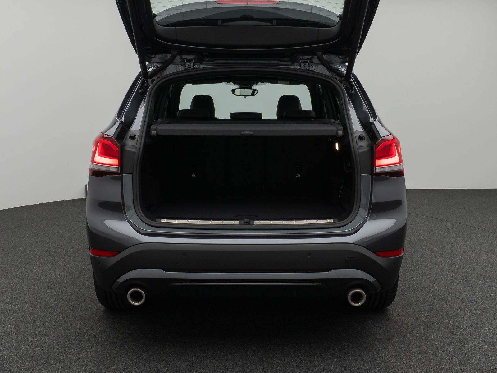 Fahrzeugabbildung BMW X1 sD20i SportLine Kamera HUD DAB HiFi Alarm LED