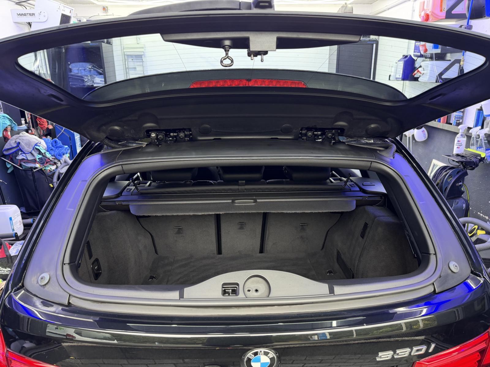 BMW 330i  Touring Luxury Line P. Auto. Lux...