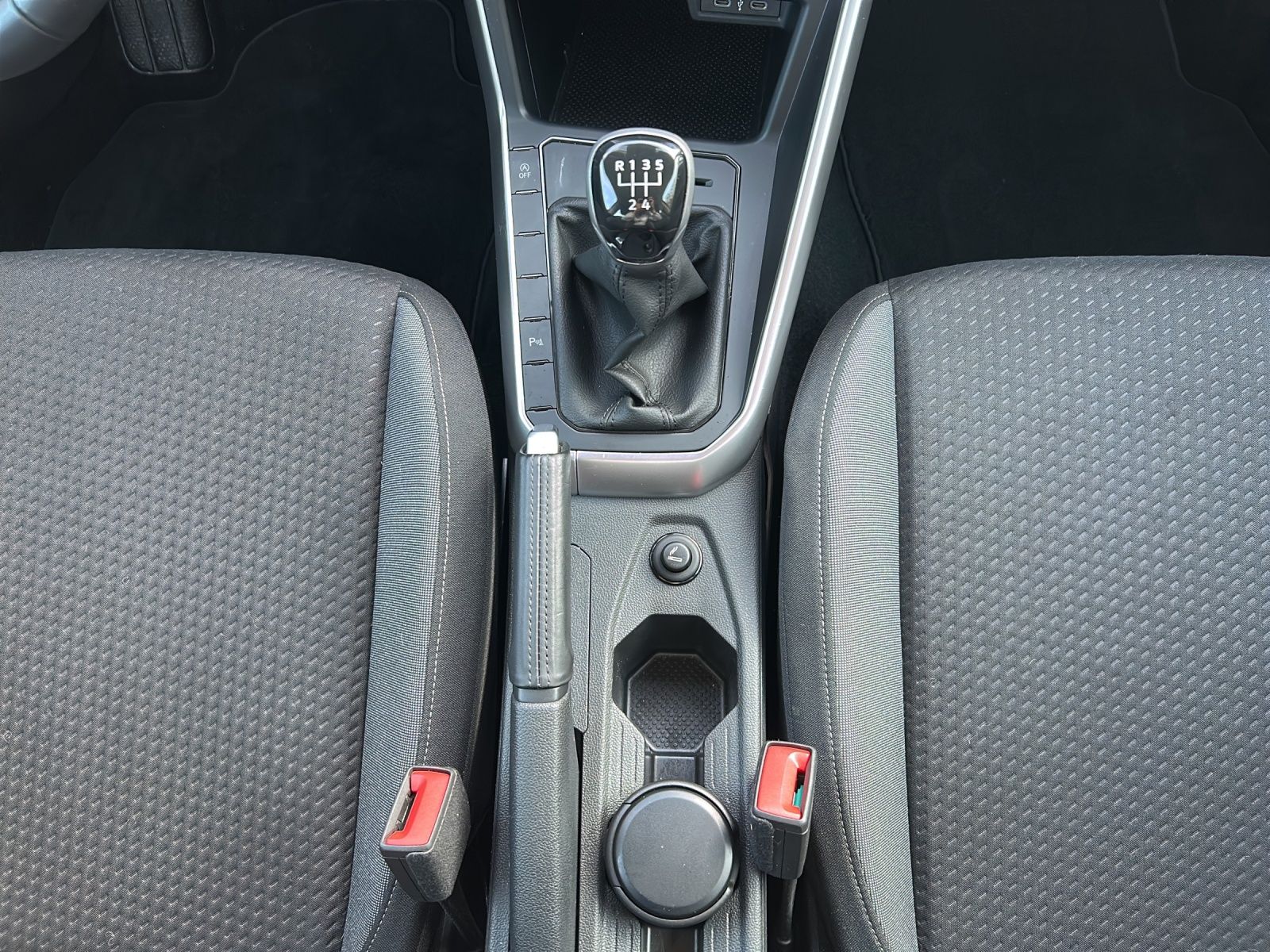 Fahrzeugabbildung Volkswagen Taigo TSI Life LED AID NAVI PDC SHZ LM