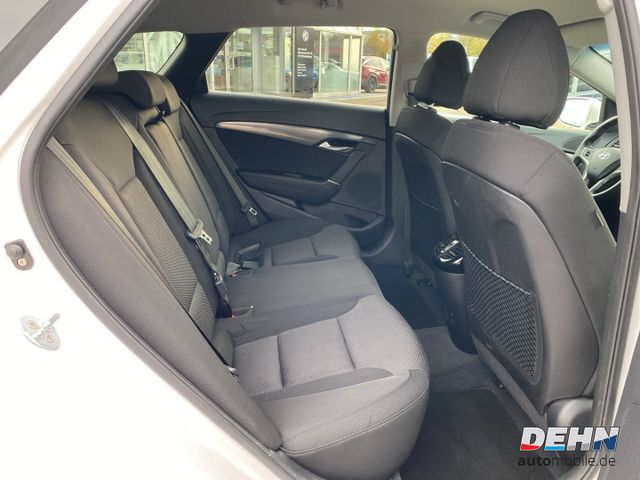 Hyundai i40cw 1.6 blue GDi Trend Navi PDC Kamera SHZ