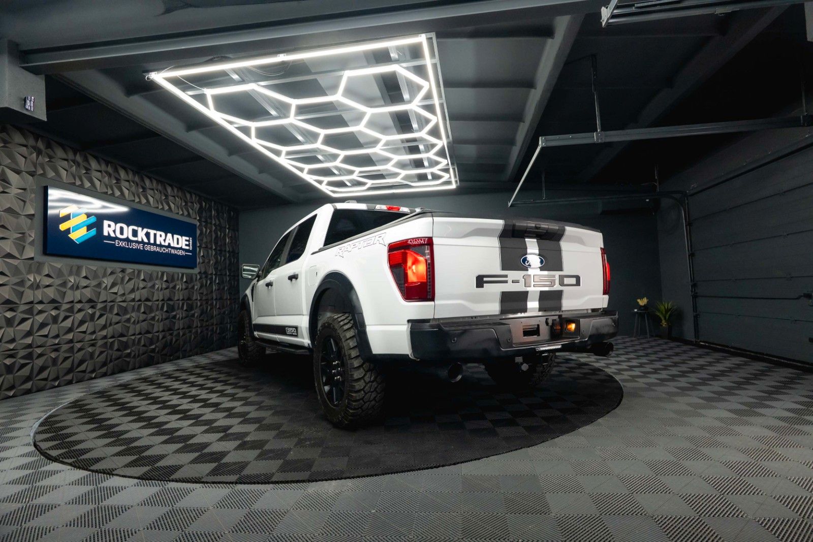 Fahrzeugabbildung Ford F150 5.0L V8 4x4 Offroad SuperCrew RAPTOR 19%
