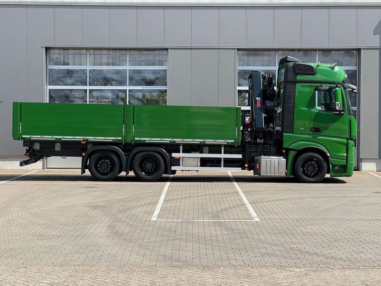 Fahrzeugabbildung Mercedes-Benz Actros 2548  Pritsche HIAB X-HiDuo 228E-6 Seilw.