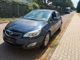 Opel Astra J Lim. 5-trg. Edition 1,6 Benzin Klima - Opel Astra Gebrauchtwagen in Freiburg