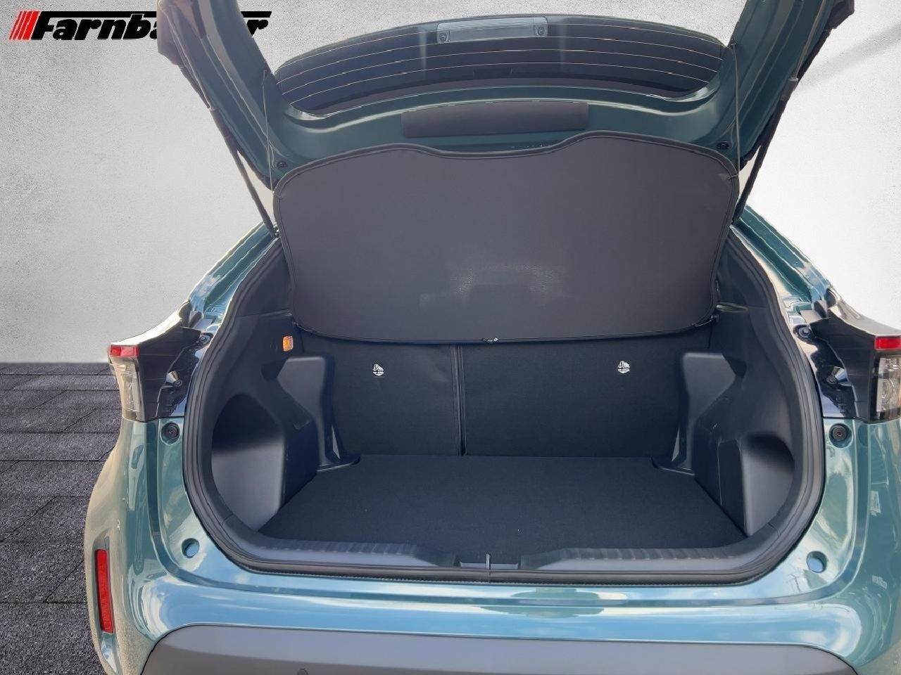 Fahrzeugabbildung Toyota Yaris Cross 1,5 Hybrid Teamplayer *Safety+Winter