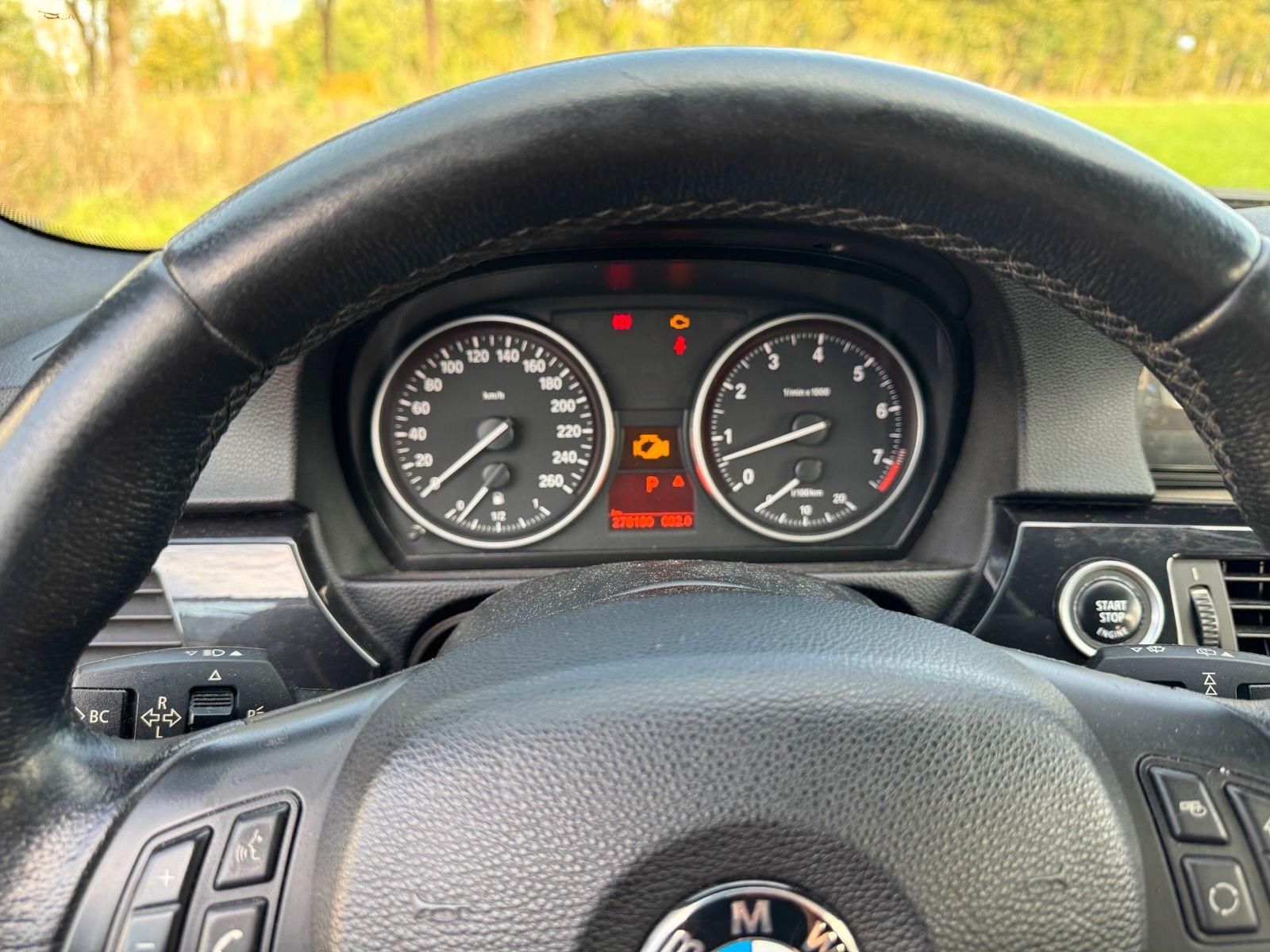 BMW 325 2011 — photo 10