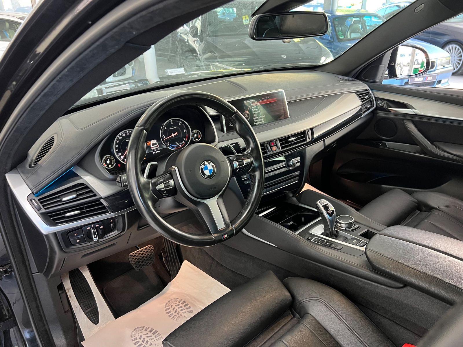 Fahrzeugabbildung BMW X6 xDrive 30 d M Sport Paket *4xSitzh*Head-Up*