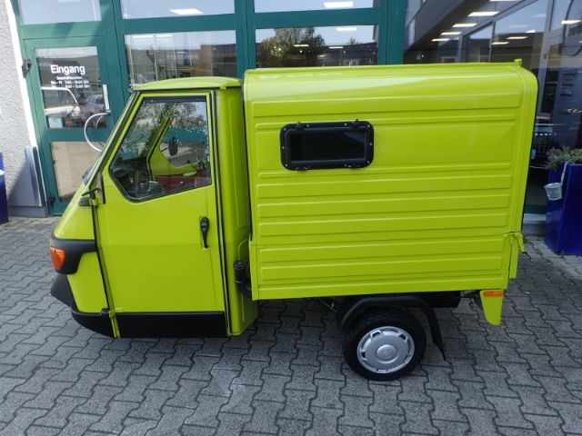 Fahrzeugabbildung Piaggio Ape 50 Kasten Fenster Heckklappe Unterbodenschut