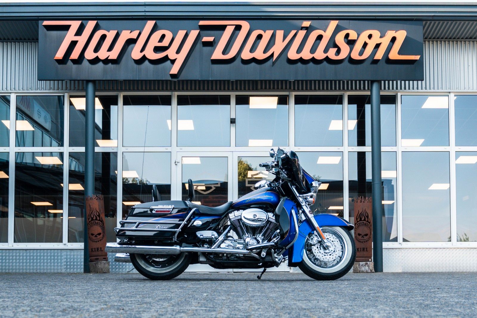 Fahrzeugabbildung Harley-Davidson FLHTCSE CVO Screamin Eagle E-Glide - Twin Cam