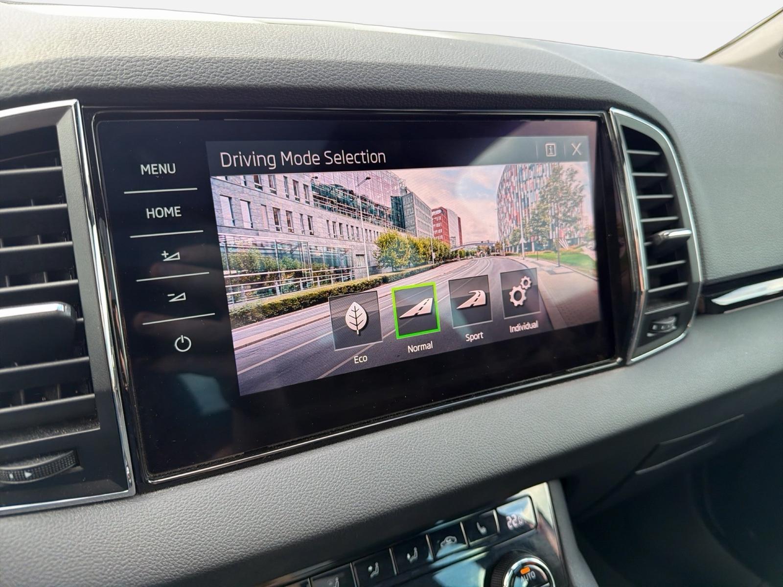 Skoda Karoq Sportline 1.5l TSI 110kW 7-Gang-DSG AHK SD