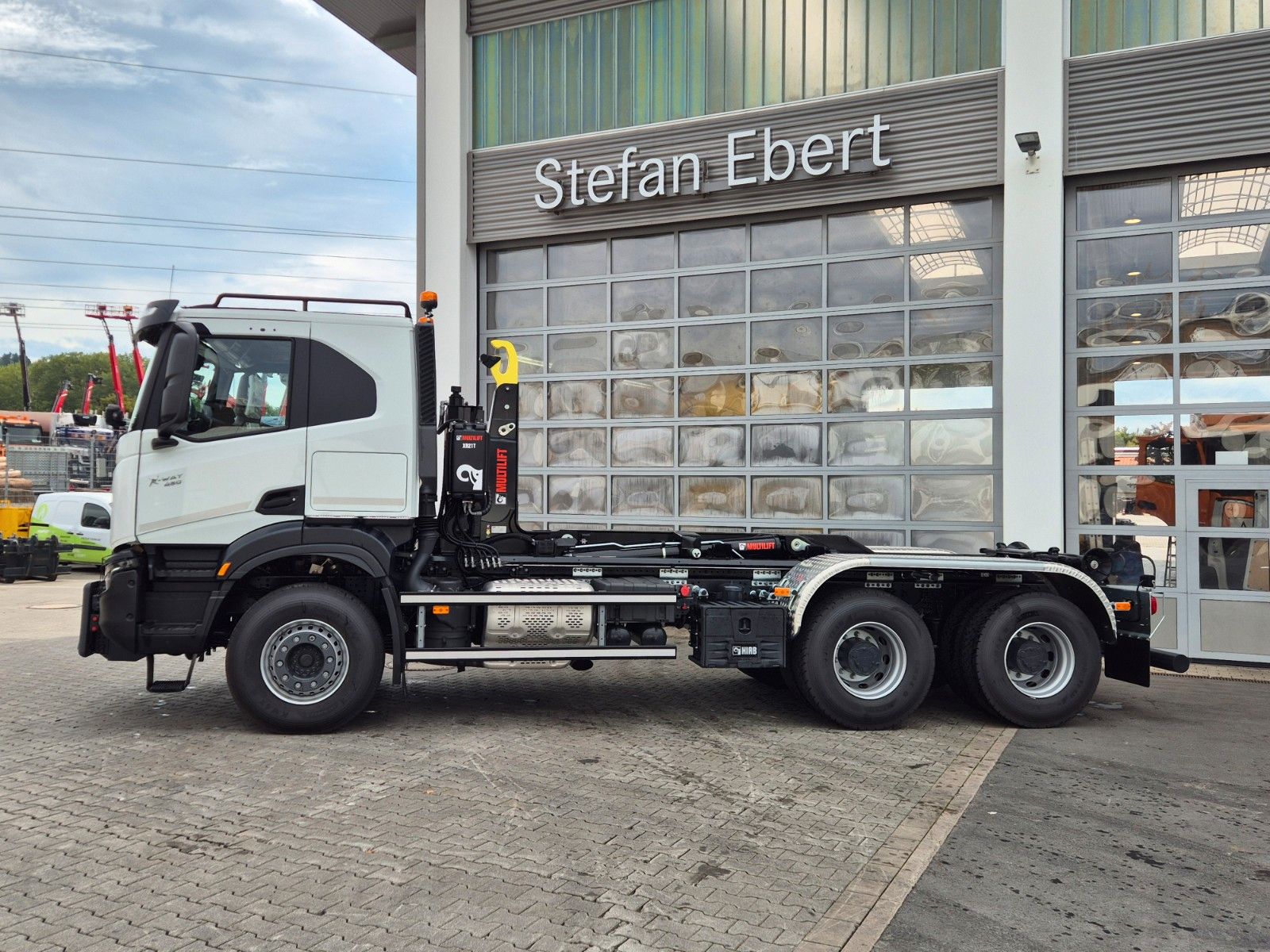 Fahrzeugabbildung Iveco X-Way AT300X48Z/P HR OFF 6x4 Hiab Winterdienst