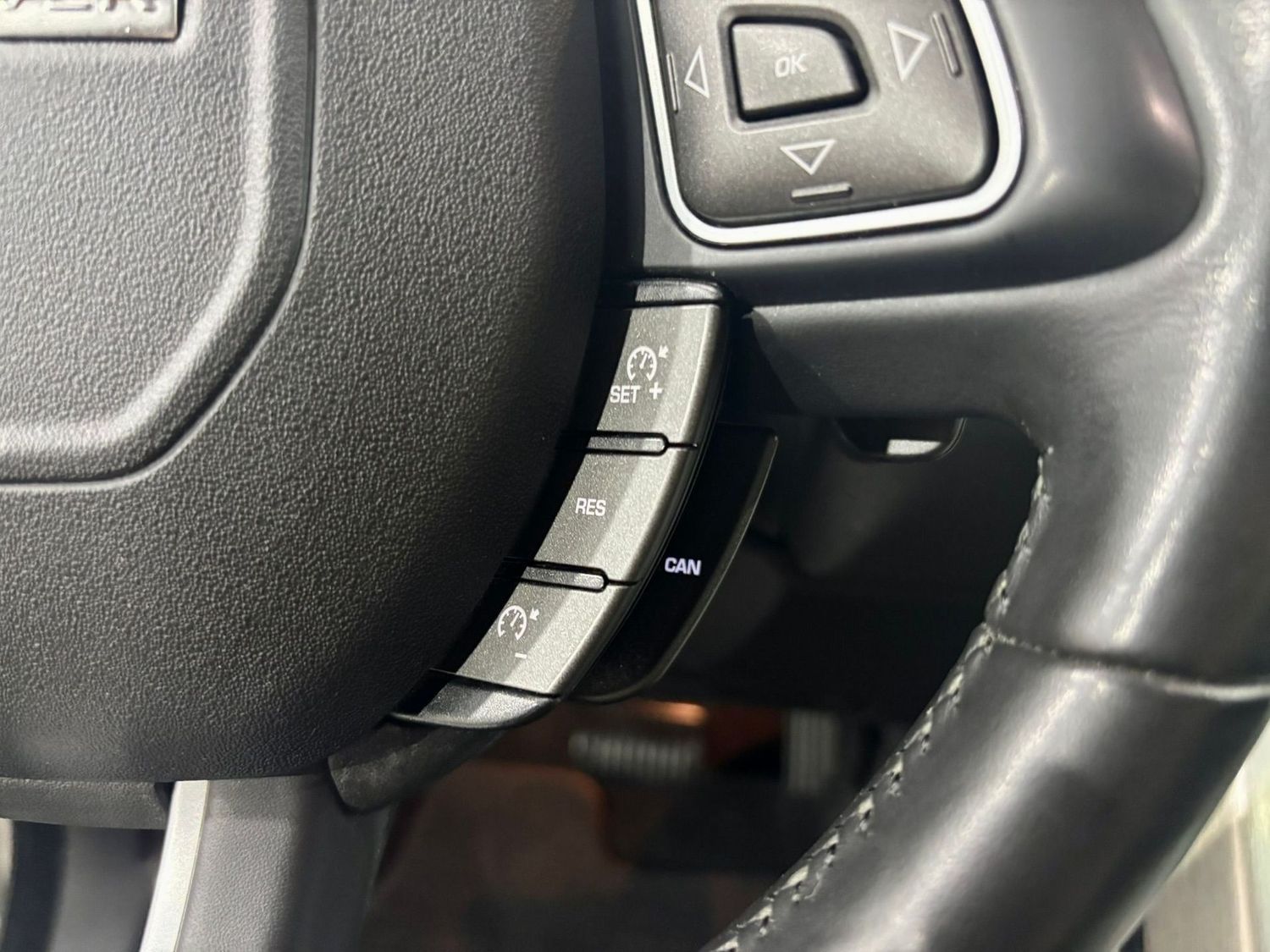 Fahrzeugabbildung Land Rover Range Rover Evoque 2.0TD Pure #Kamera#Navi#LED