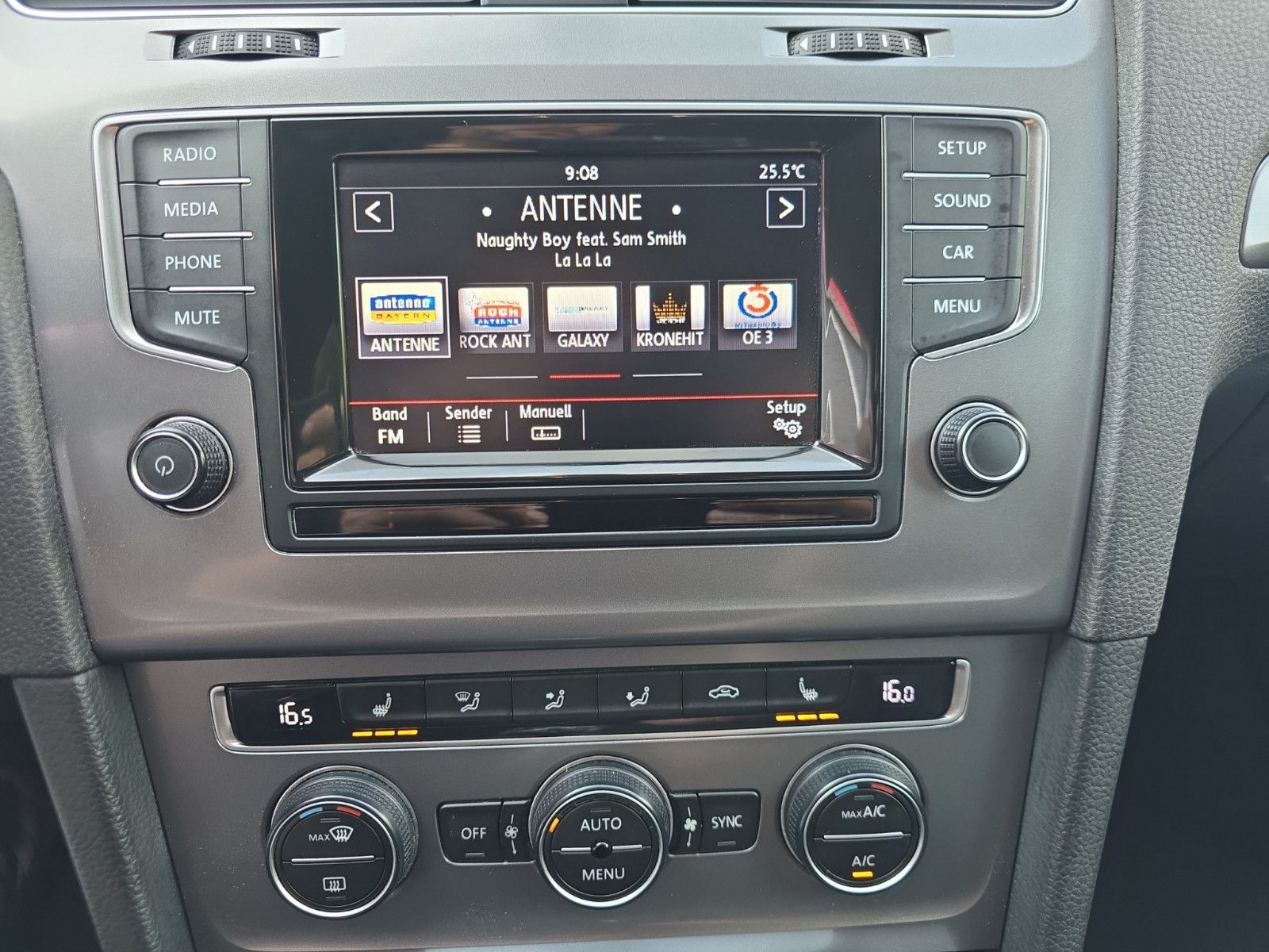 Fahrzeugabbildung Volkswagen Golf VII Trendline BMT/AHK/PDC/KLiMA/SZH