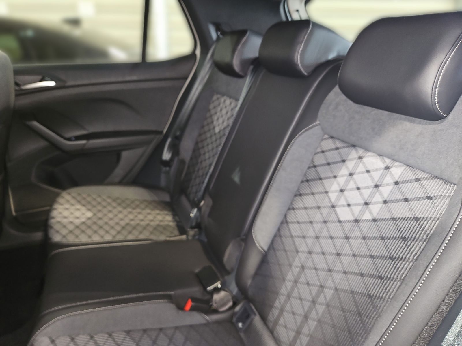 Volkswagen T-Cross - Bild 11