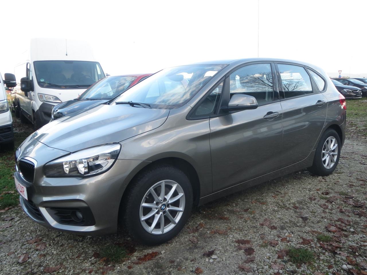 BMW 220i Active Tourer Advantage*Navi*PDC*BT*SHZ*AHK
