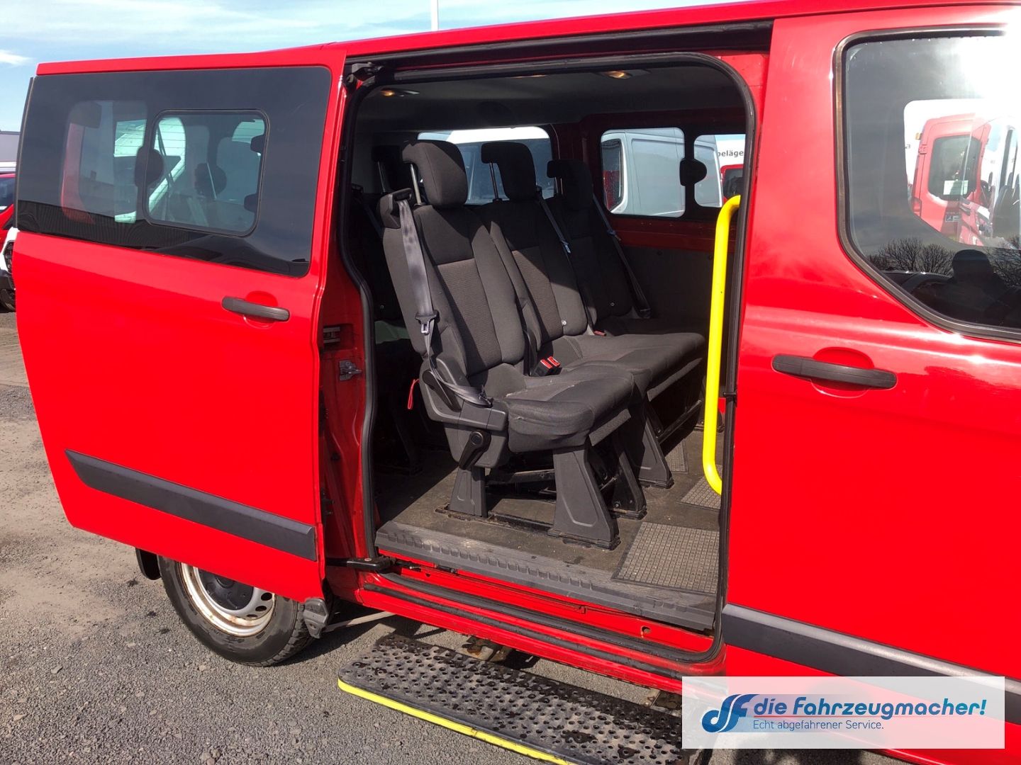 Fahrzeugabbildung Ford Transit Custom Kombi 300 L1 2.2 TDCi *2311