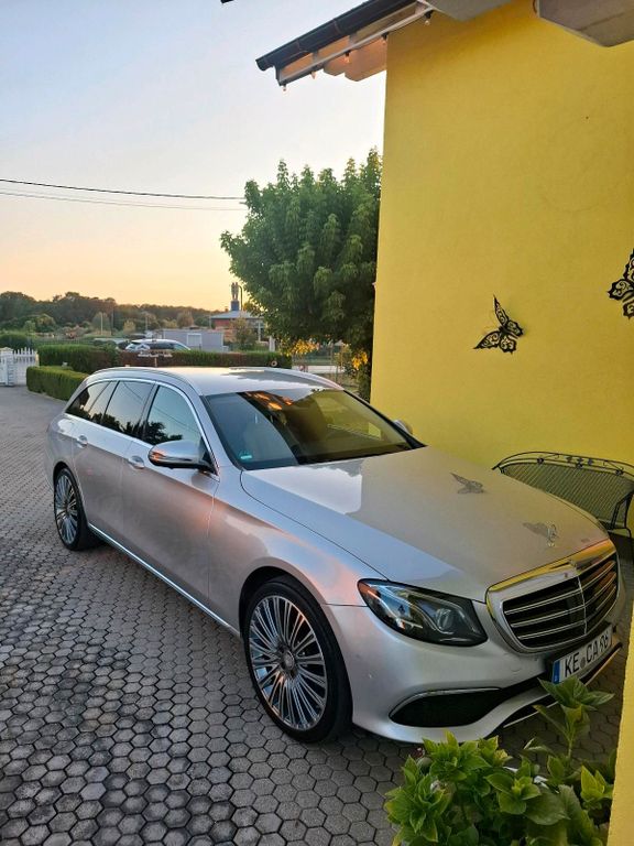 Image of Mercedes-Benz E 220