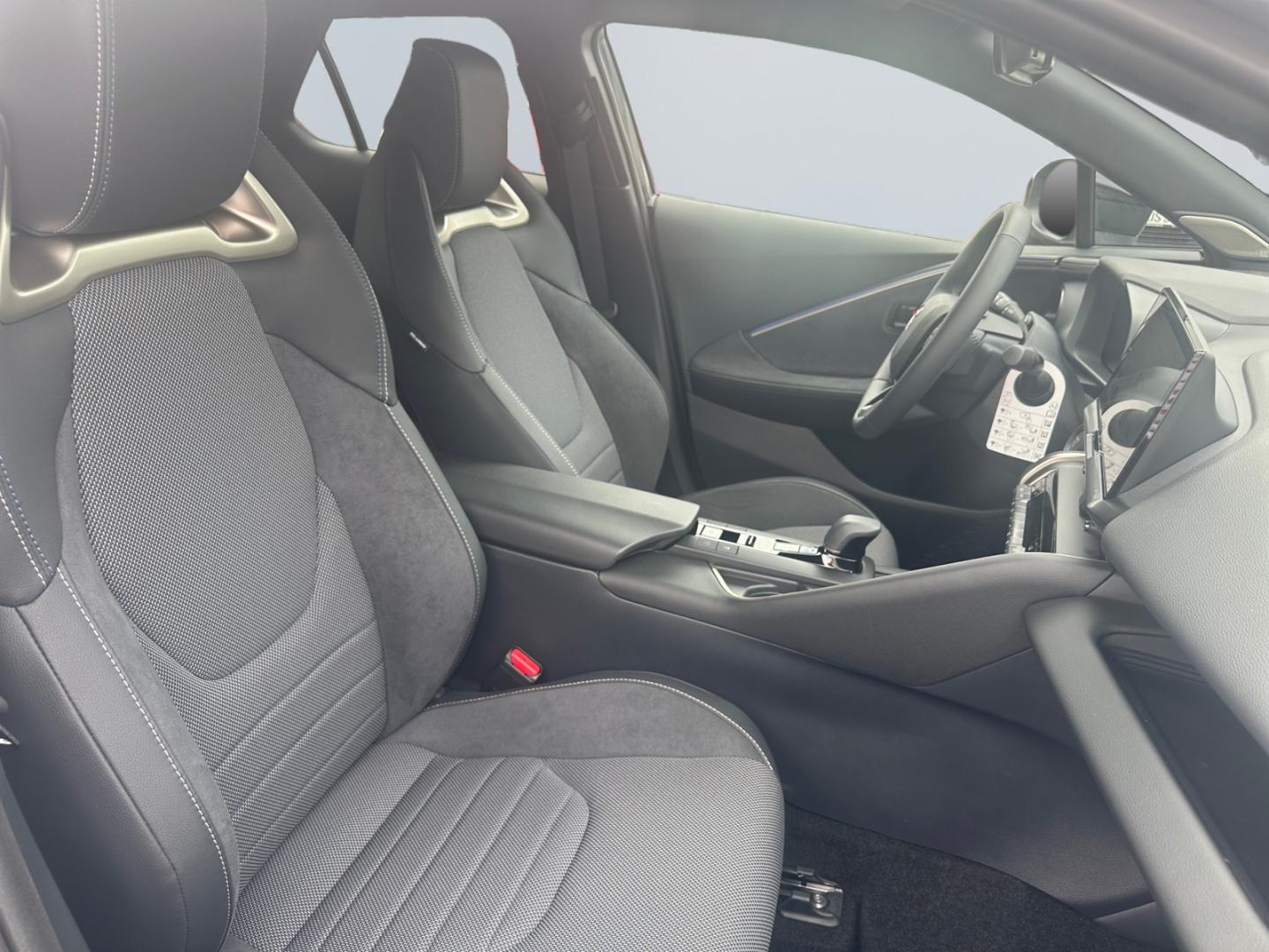 Toyota C-HR 2.0 PHEV LOUNGE *ELEKTR.HECKKL.*CAM*SHZ*LHZ