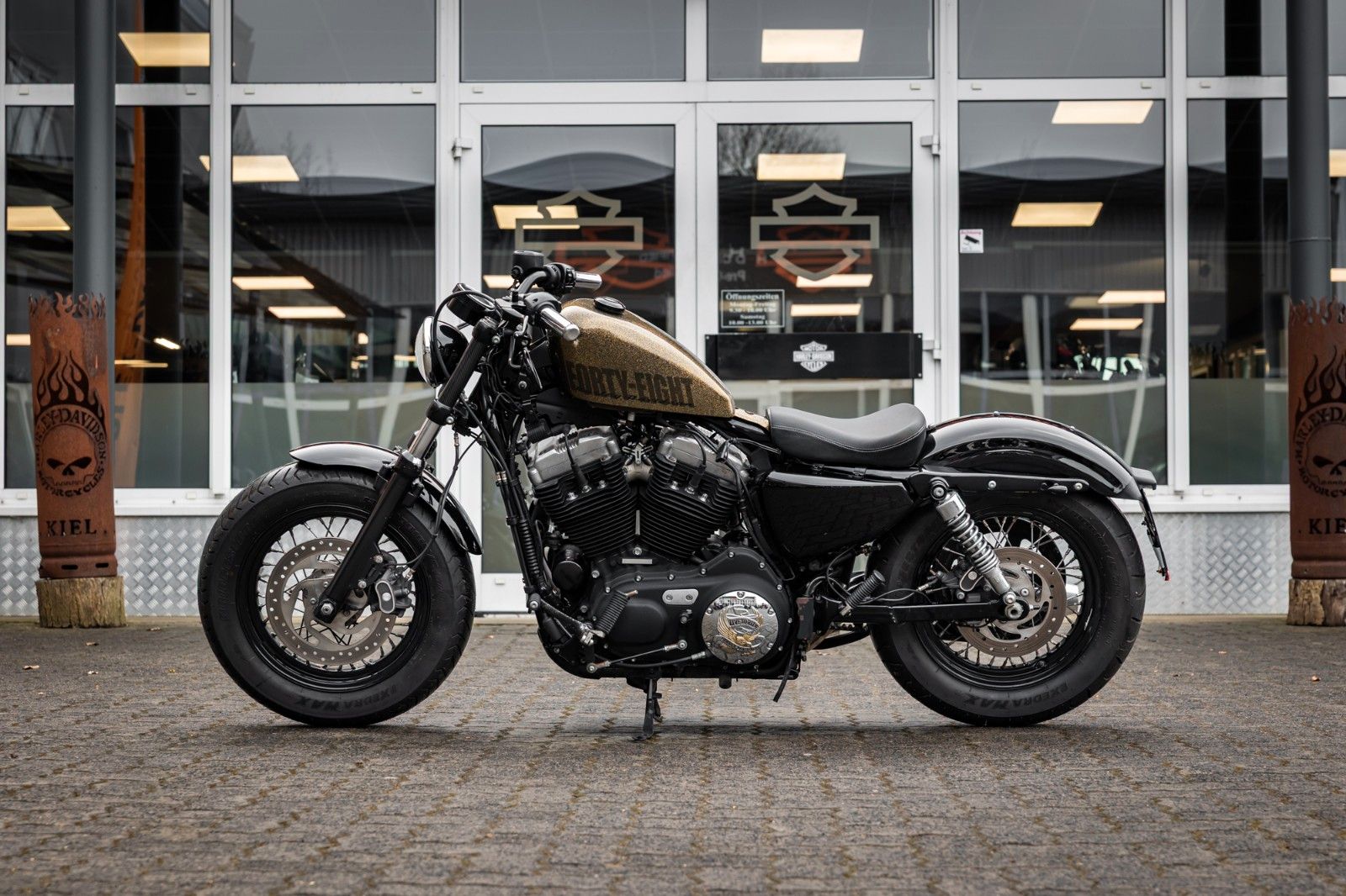 Fahrzeugabbildung Harley-Davidson XL1200X SPORTSTER FORTY-EIGHT - Miller Auspuff -