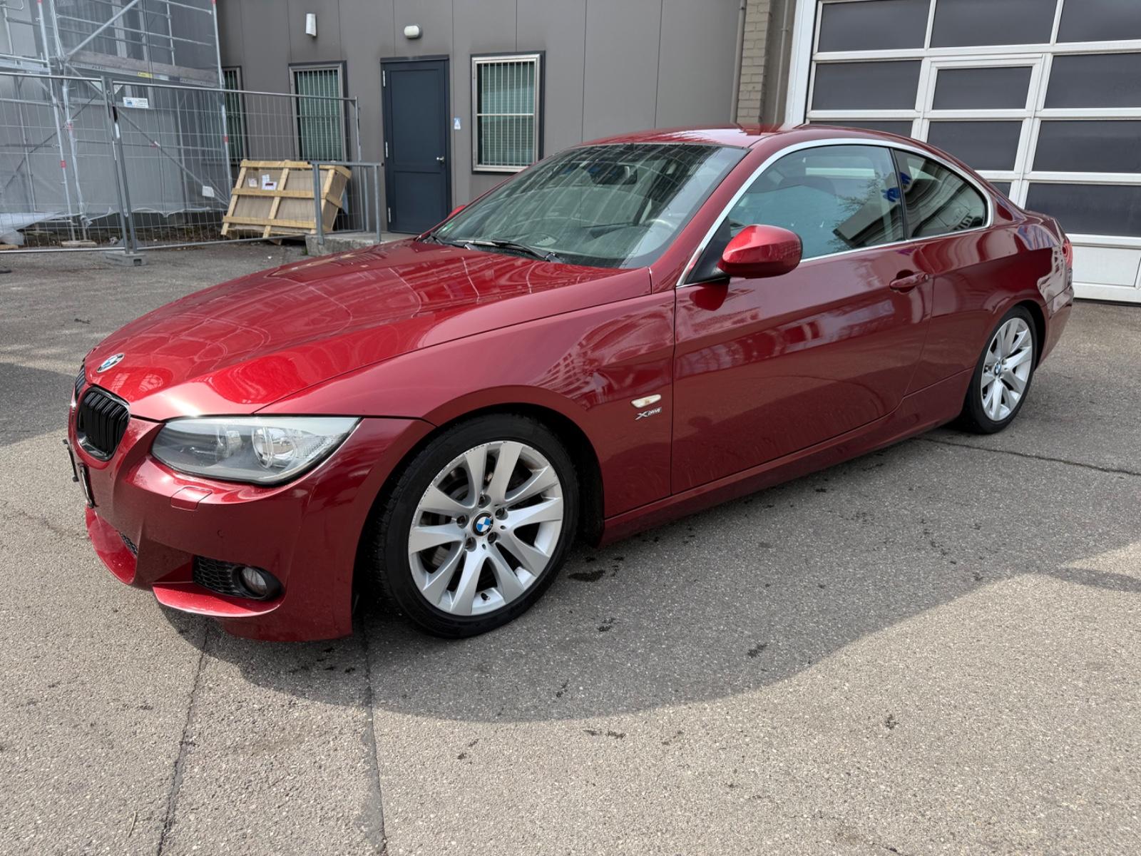 BMW 325 i xDrive Coupe NAVI-XENON-M-SPORT-TÜV-NEU