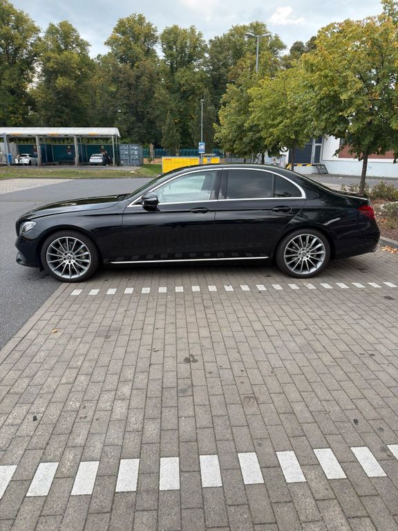 Image of Mercedes-Benz E 200