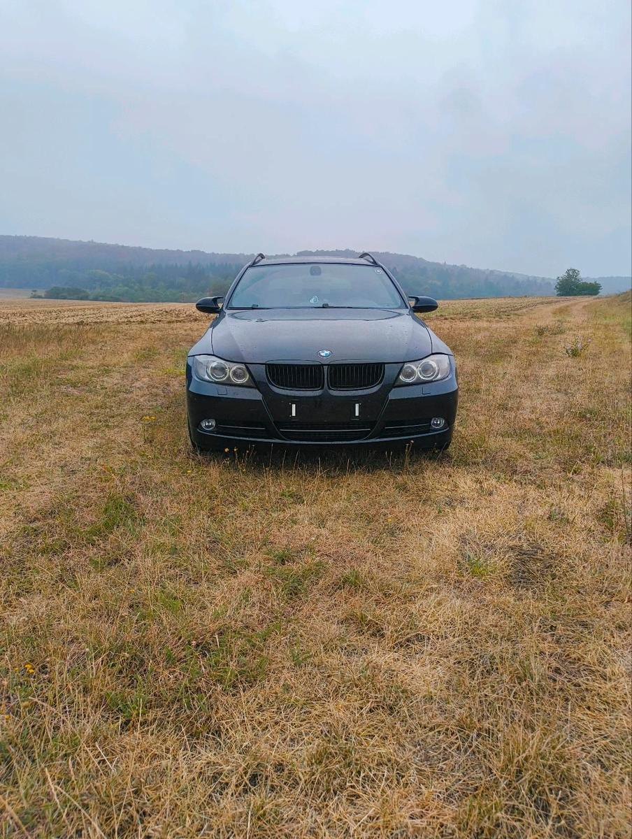 BMW 330, 2006