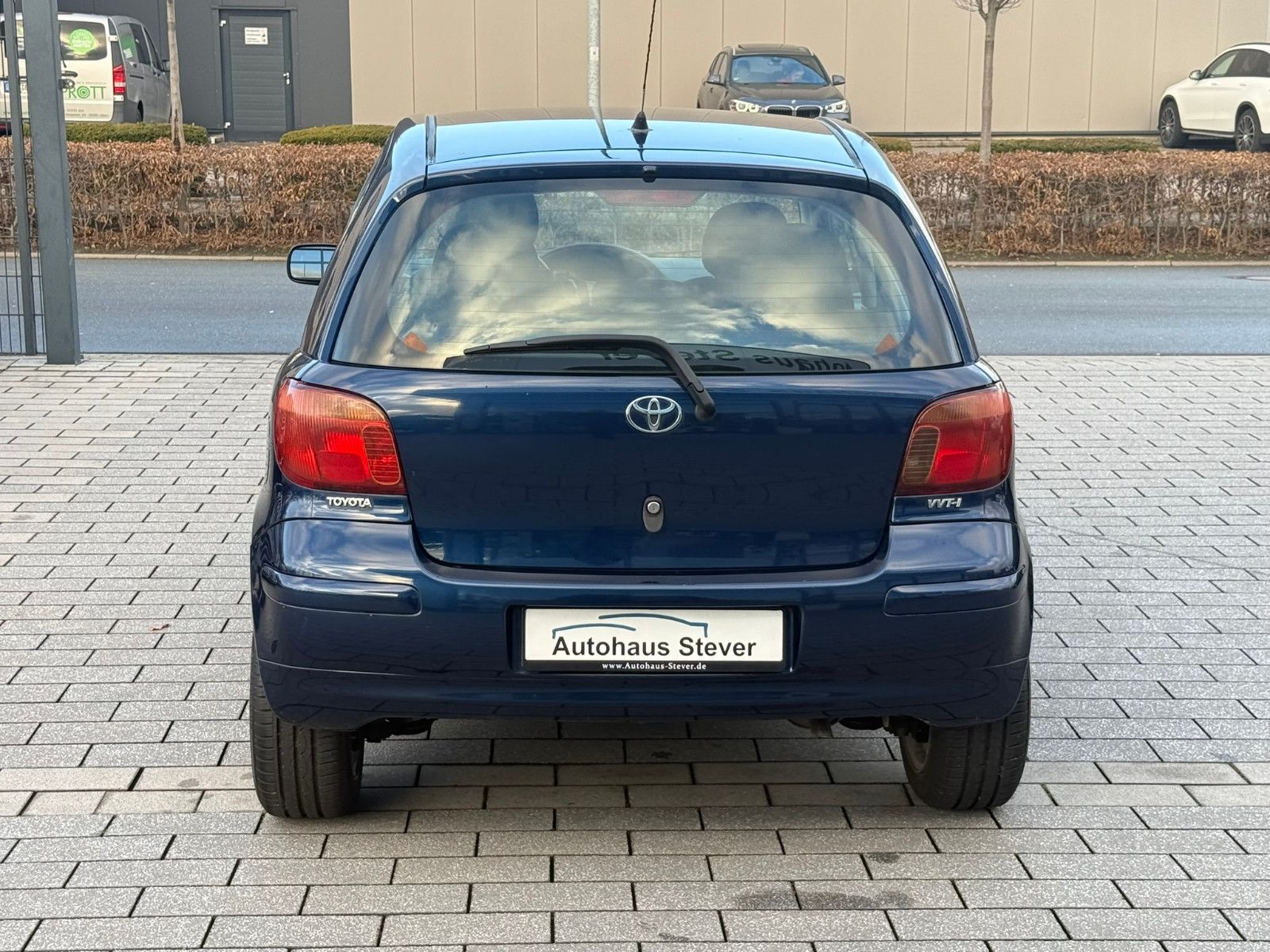 Fahrzeugabbildung Toyota Yaris 1.0 Sol